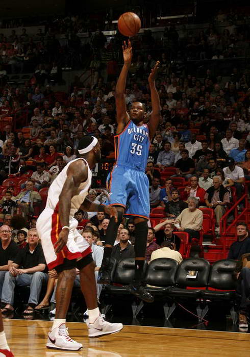 妮实力的肯 妮实力的肯