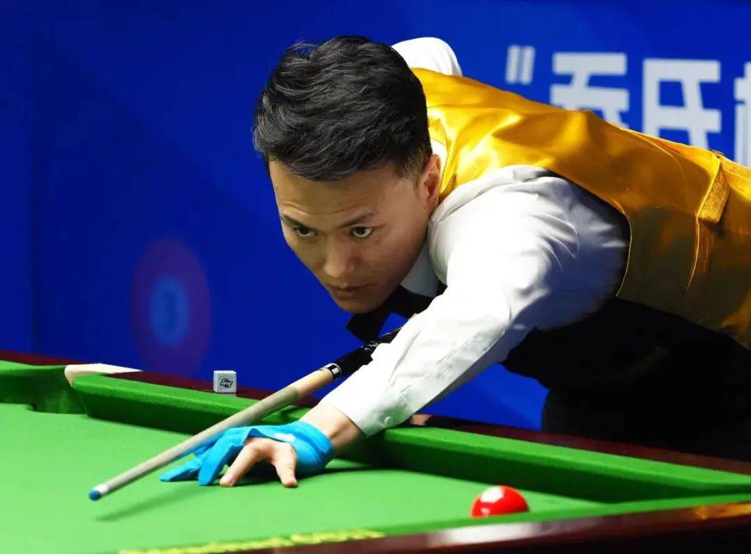 此场比赛由 此场比赛由