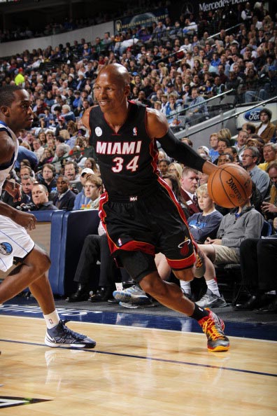 制造威胁空 制造威胁空