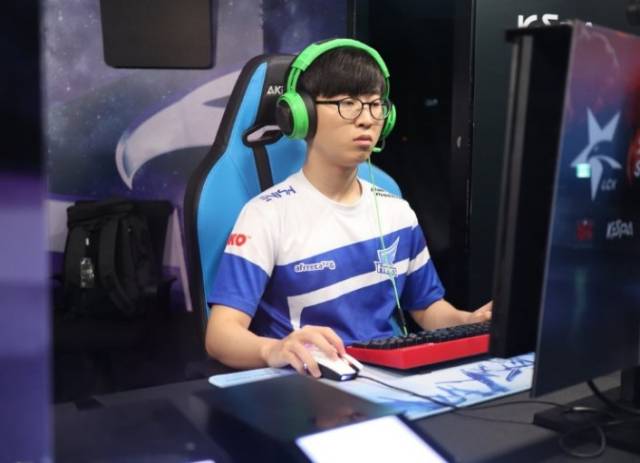 为年轻选手 为年轻选手