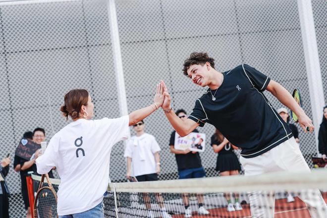 曼城在场上 曼城在场上