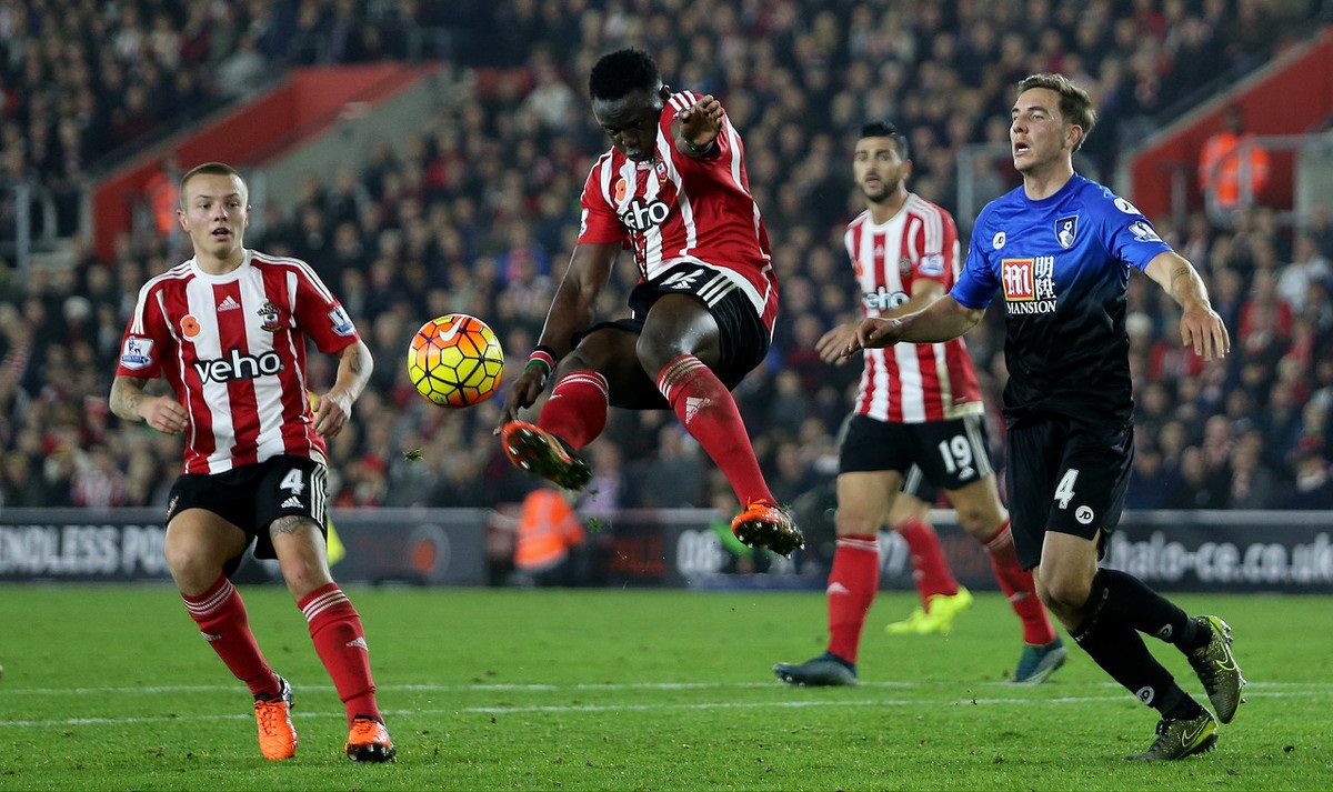 顶对弱踢脚 顶对弱踢脚